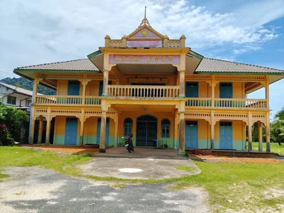 ตึกแถวเลขที่ 305 บนถนนสายวัฒนธรรมเมืองเก่าตะกั่วป่า